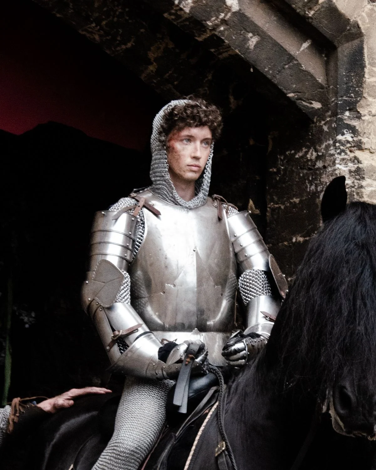 Troye Sivan เปิดตัวซิงเกิลใหม่ “Party” พร้อม Sir Ian McKellen ก่อนอัลบั้ม She’s the Best