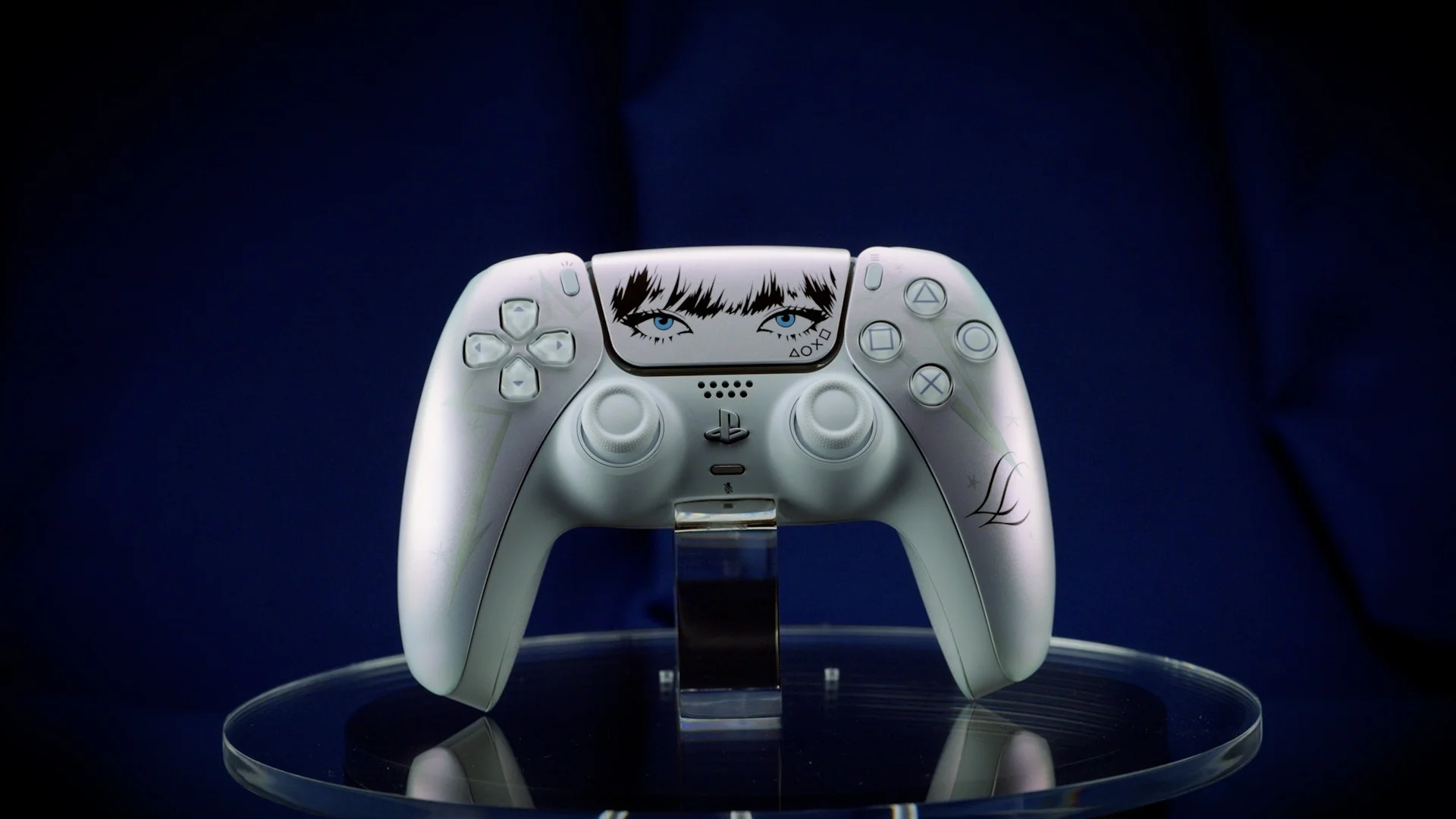 Lisa x PlayStation เตรียมเปิดตัวคอนโทรลเลอร์ไร้สาย DualSense – Lisa Limited Edition ตุลาคมนี้