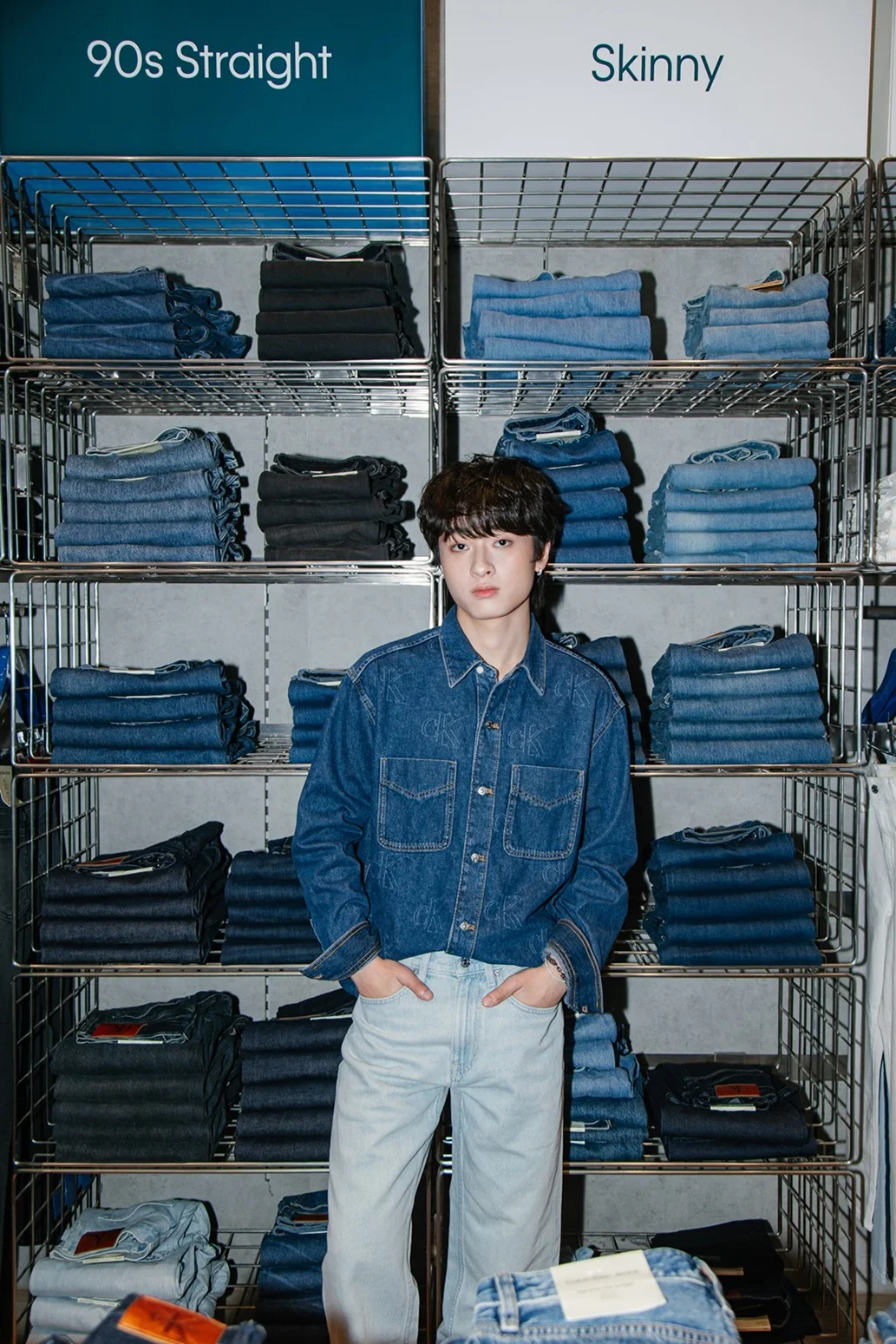 ส่อง 4 ลุคสุดคูลของ “เวฟ–ธนภัทร” เปลี่ยนเซ็นทรัลเวิลด์เป็นรันเวย์ใน “2026 STATE YOUR STYLE”